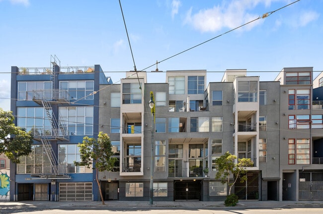 Building Photo - 2068 3rd St