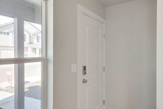 Building Photo - 1676 S Sunseeker Ln