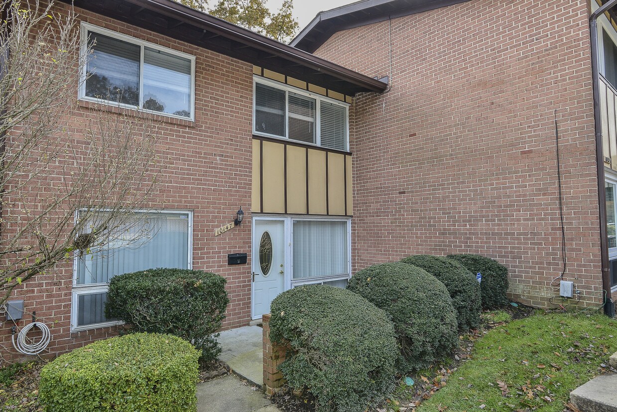 10147 Mosby Woods Dr, Fairfax, VA 22030 Townhome Rentals in Fairfax