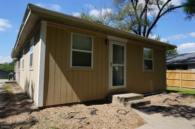 Building Photo - 1 br, 1 bath Duplex - NJ-4210/12 Chouteau ...