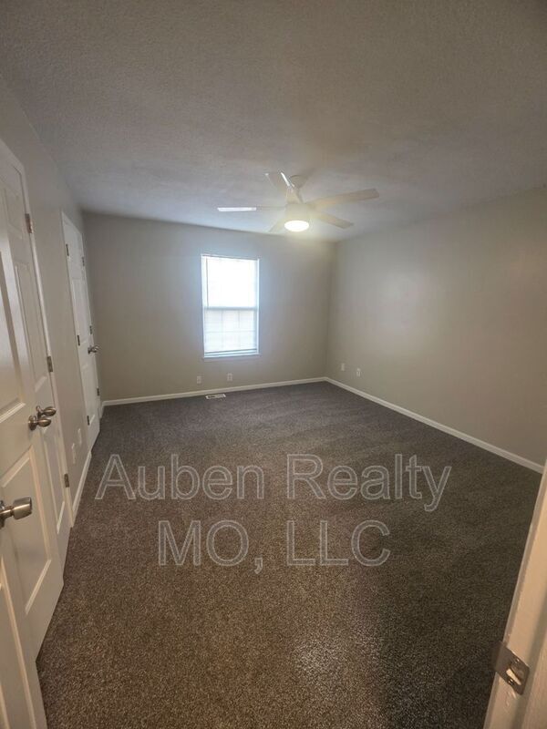 Foto del edificio - 7010 N Gower Ave