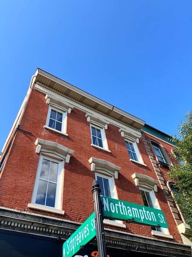 1 BR just off Centre Sq in Downtown Easton PA - 233 Northampton St