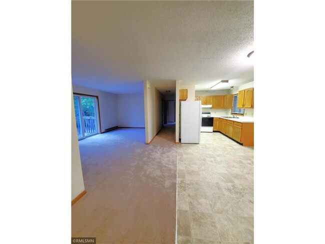Foto del edificio - 870 E 6th St