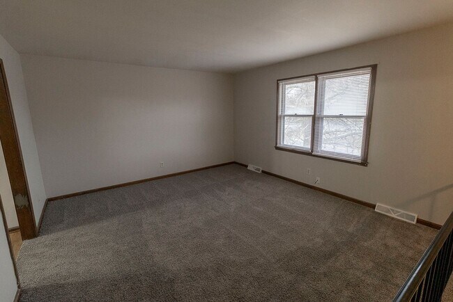 Building Photo - 4465-4467 Santa Anna Dr.