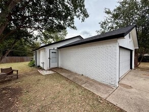 Building Photo - 7324 Hyde Ct Building Photo - 7324 Hyde Ct