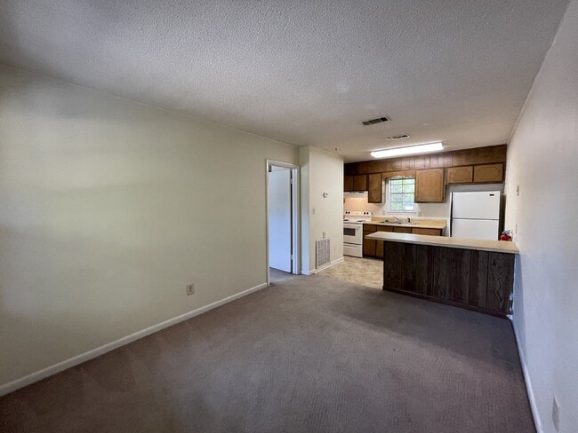 Building Photo - Apartment for Rent
