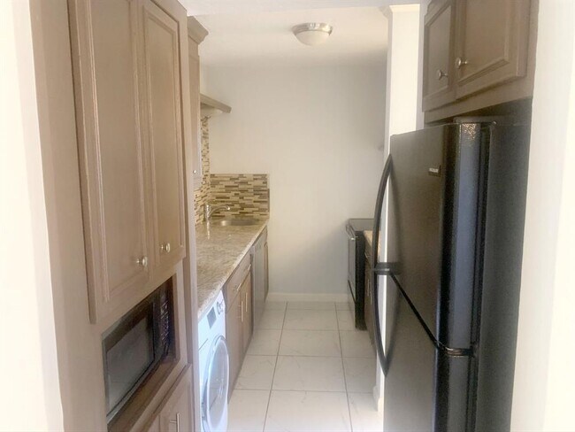 Building Photo - 5550 N Braeswood Blvd