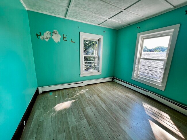 Building Photo - 31 Dell Ave