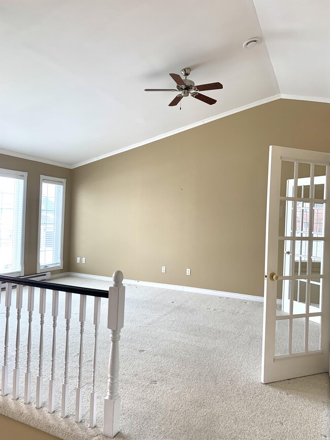 Building Photo - 7 Teakwood Dr