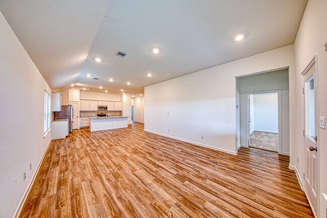 Building Photo - 3031 Azalea Pt