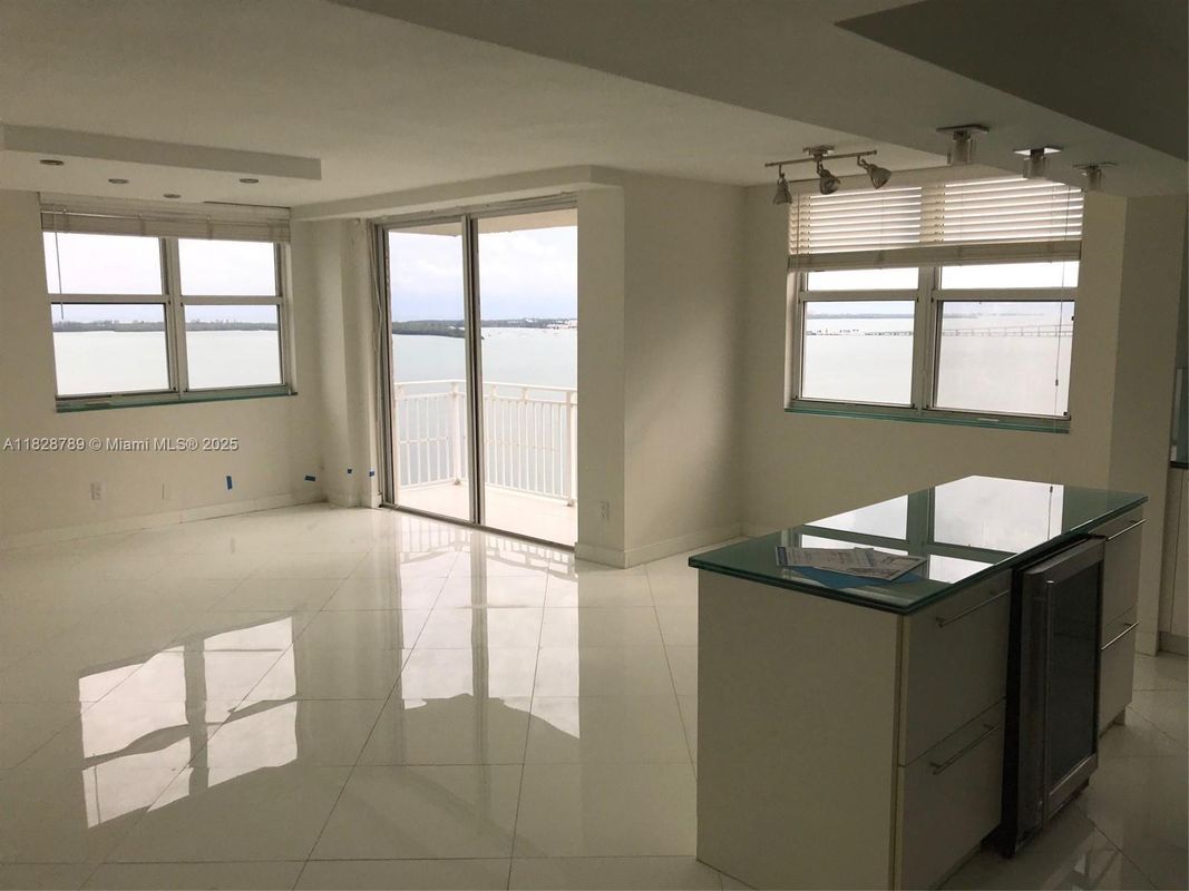 Foto principal - 770 Claughton Island Dr