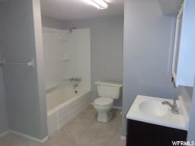 Building Photo - 3545 Porter Ave