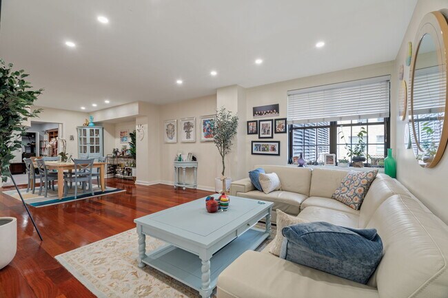 Foto del edificio - 225 S 18th St