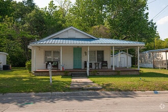 Building Photo - 511 S Shore Dr