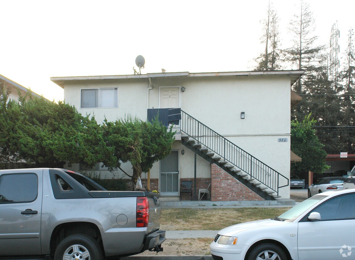 Foto del edificio - 980 College Dr