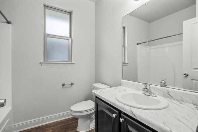 Building Photo - 3 bedroom 2 bathroom- GREAT Location in Pace!