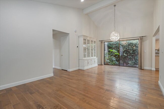Building Photo - 515 Clearview Dr