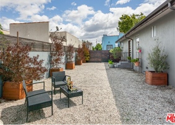 Foto del edificio - 1727 S Sycamore Ave