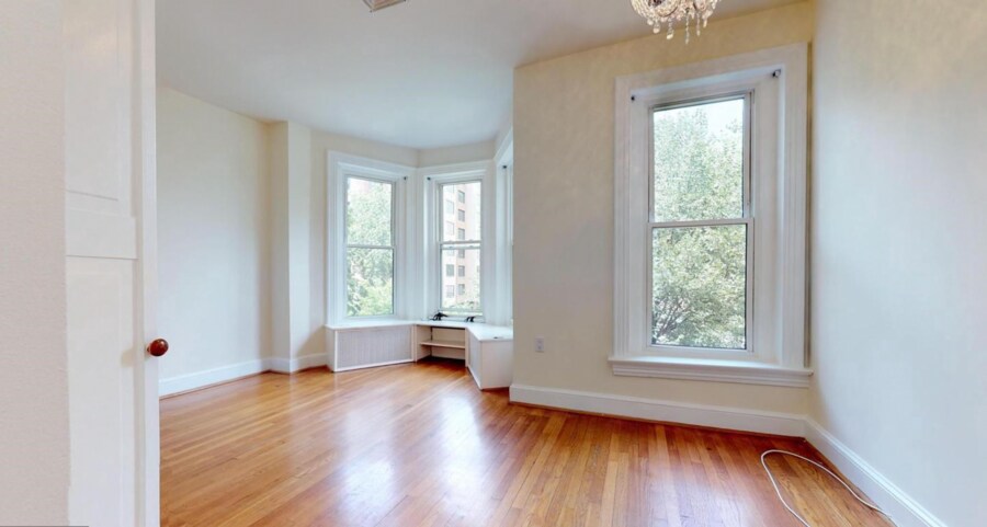 Primary Photo - Fantastic Three Bedroom in Logan Circle + ...