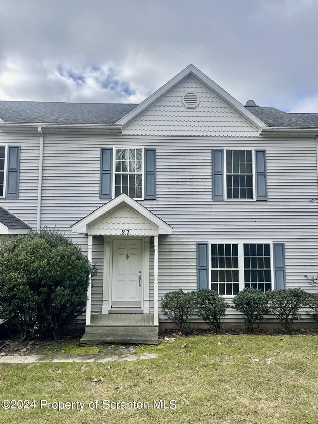 Primary Photo - 27 S Waterford Rd