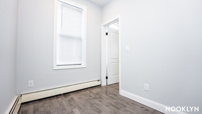 Building Photo - 469 Vandervoort Ave