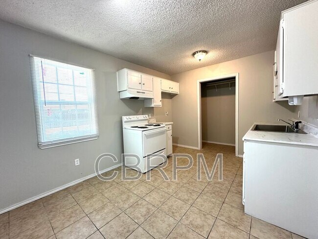 Foto del edificio - 4640 Grinnell St