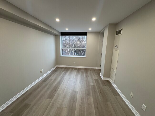 Building Photo - Beautiful 1 Bedroom Across From Gage Park on Main Floor