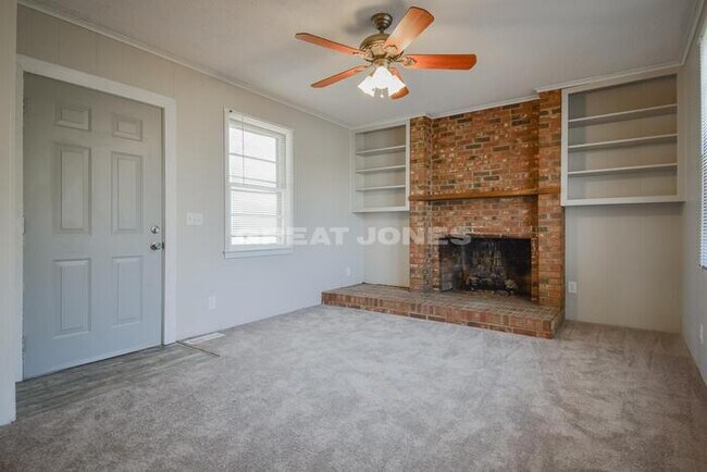 Foto del edificio - 791 Berry Rd