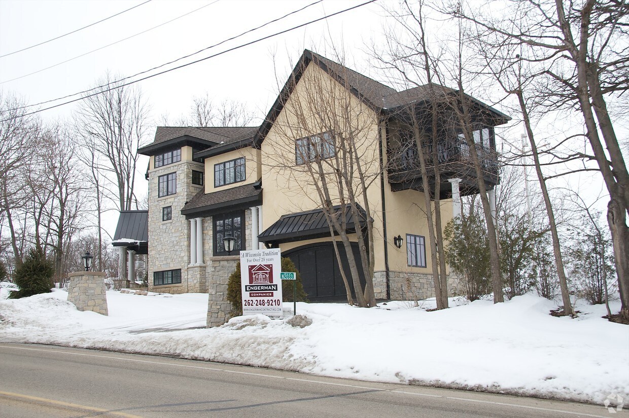 N2017 S Lakeshore Dr, Lake Geneva, WI 53147 Apartments in Lake Geneva