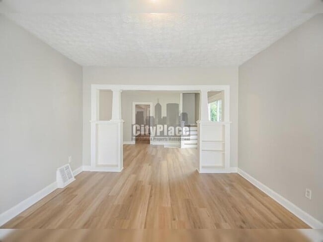 Foto del edificio - 608 N Oakland Ave