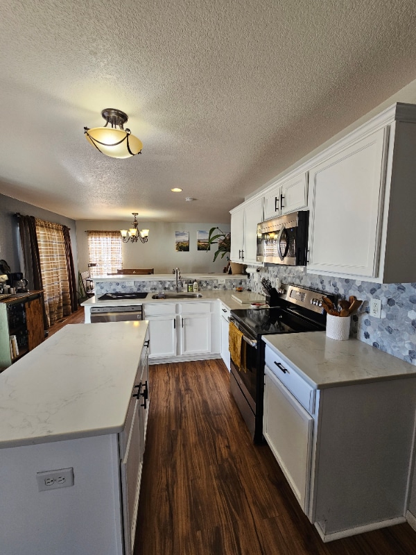 Foto del edificio - 9585 Castle Oaks Dr