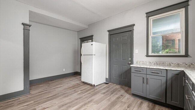 Foto del edificio - 279 Hudson Ave