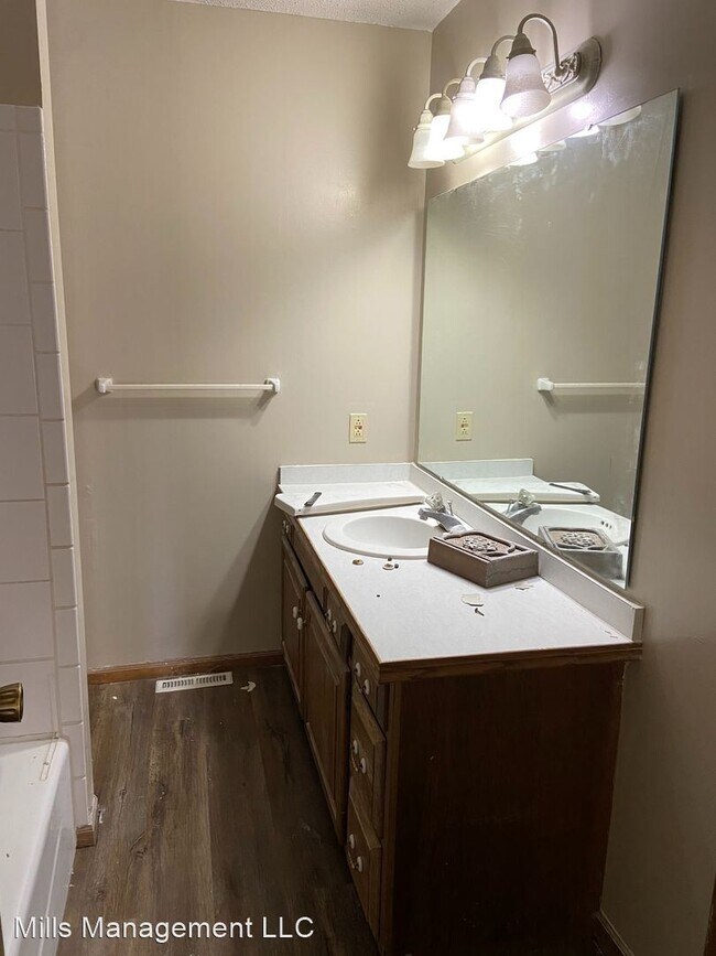 Building Photo - 5 br, 3 bath House - 5106 Bison Drive