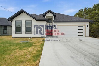Building Photo - 5620 Van Horn Dr