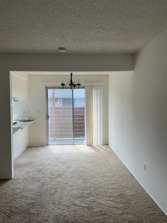 Photo - Spacious 1 bed / 1 bath Apartment with Garage