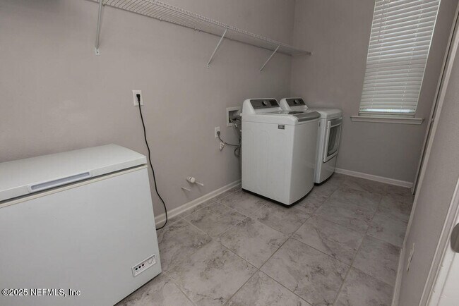 Building Photo - 154 Palisade Dr