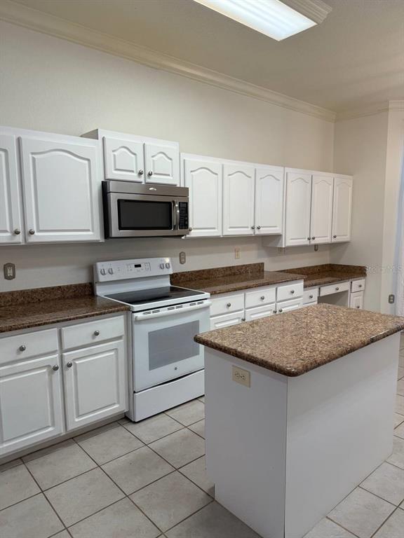 Building Photo - 132 Golf Aire Blvd