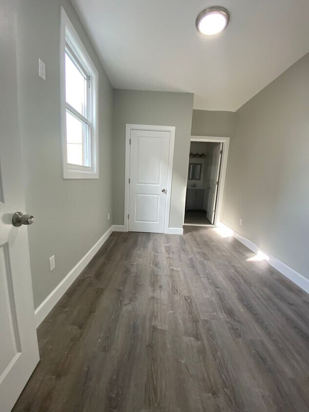 Foto principal - 121 N. Lake