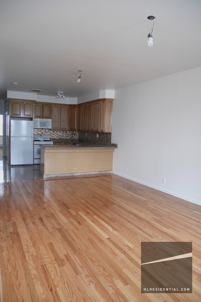 Foto del edificio - 1103 Manhattan Ave
