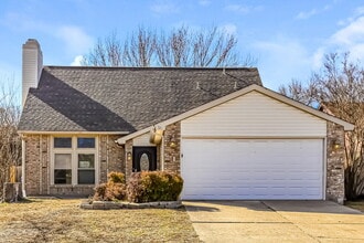 Building Photo - 511 Rosewood Ln