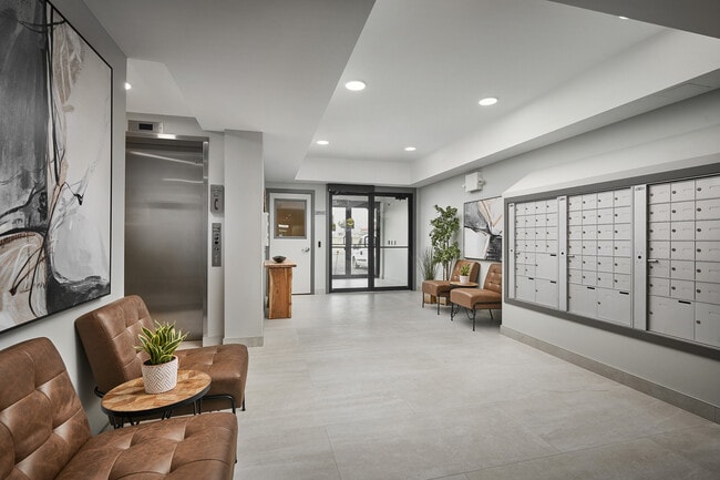 Building Photo - Monarch Apartments