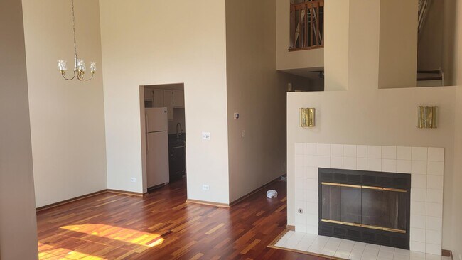 Foto del edificio - 1266 S Parkside Dr