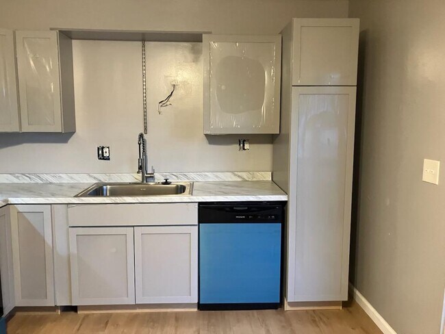 Foto del edificio - 22 Nassau Dr