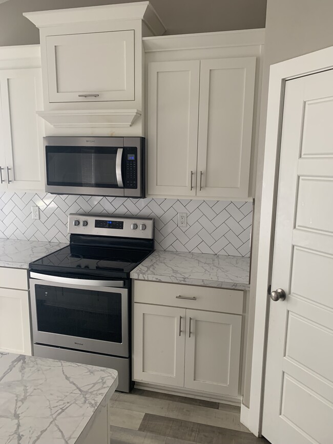 Foto del edificio - 4995 Camden St