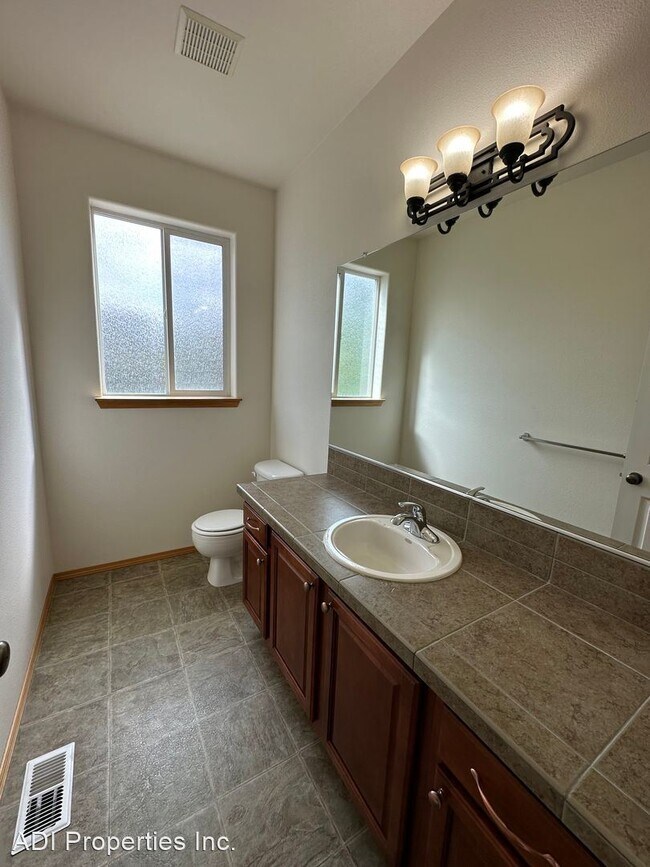 Building Photo - 4 br, 2.5 bath House - 15048 SW Black Waln...