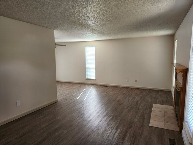 Building Photo - 464 Mainmast Ct