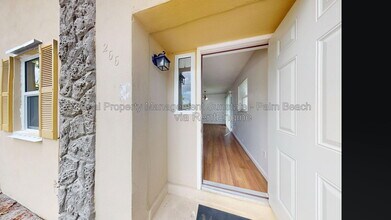 Building Photo - 266 Caroline Ave