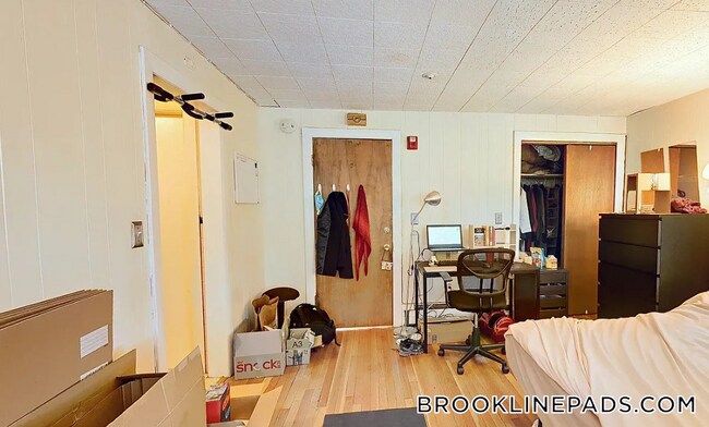 Foto del edificio - 1071 Beacon St