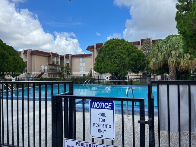 Foto del edificio - 3901 SW 109th Ave