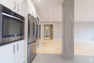 Building Photo - 3468 Rue Drummond